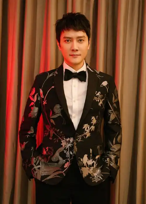 冯绍峰湖南卫视跨年演唱会图片