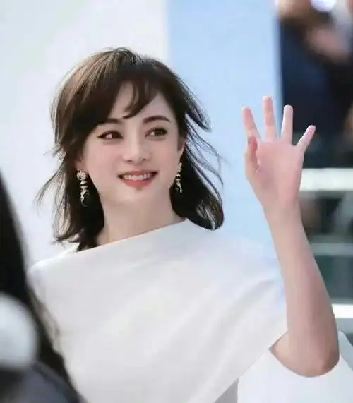 42岁孙俪的容颜变迁史:治好了普通人的容貌焦虑_腾讯新闻