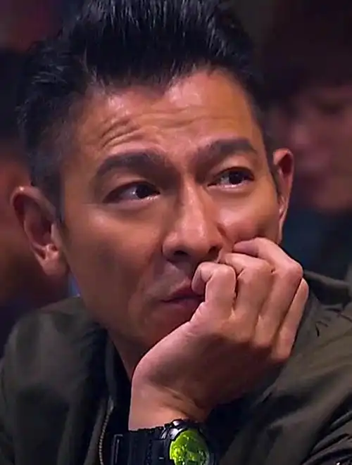 刘德华罕见照片年轻时颜值堪比小鲜肉网友真人帅到让人腿软