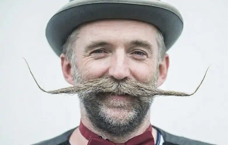 梦见胡须长胡须吉短胡须凶