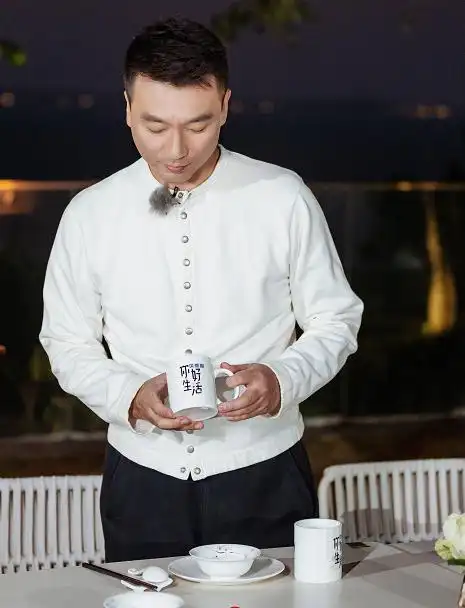 央视名嘴齐聚你好生活康辉在线教学纠正发音