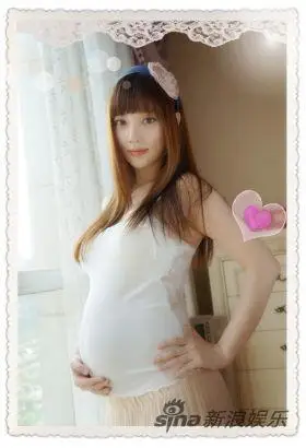 李小璐新书预售情人节获知怀孕喜讯