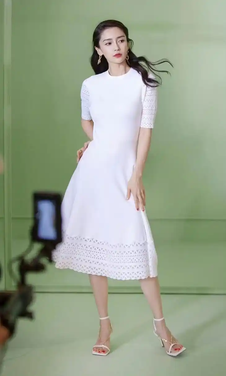 angelababy 粉嫩玉足合集