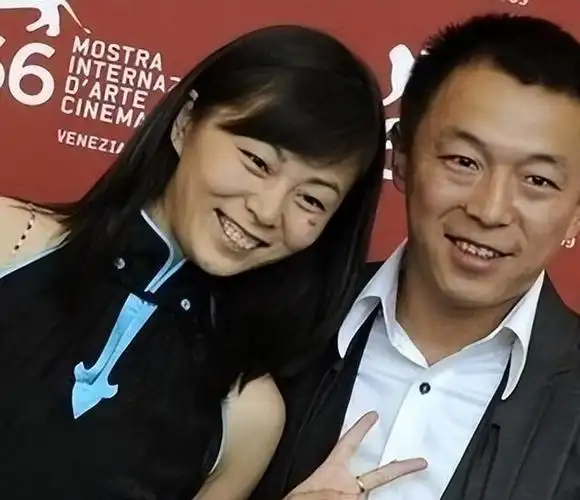 黄渤成名前与父亲吵架成名后把父亲送养老院人到中年有辛酸