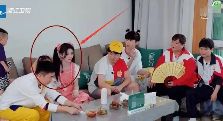 原创5个人都叫杨迪妈妈阿姨谁注意鞠婧祎咋称呼素质是装不出来的