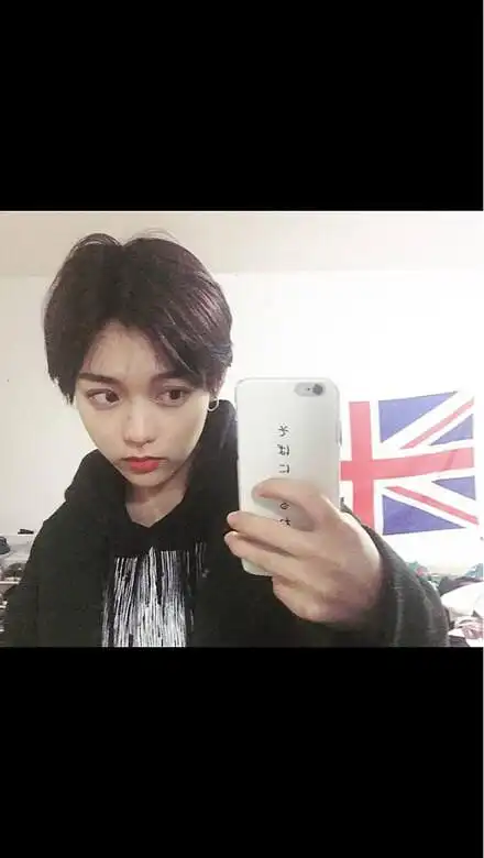 女生要剪短发,最极端的就是把头发剪成男生