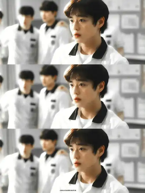 因为弱小英雄垂直入坑朴志训