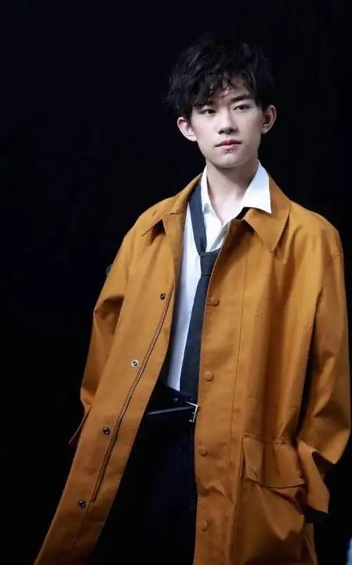 易烊千玺双料第一被中戏录取将与李兰迪胡先煦成同班同学