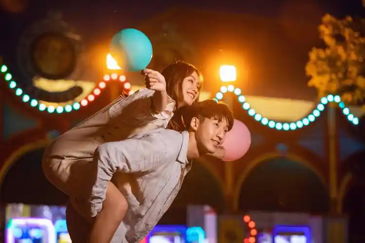 男女之间的暧昧,往往逃不过这几种"迹象",伪装不了