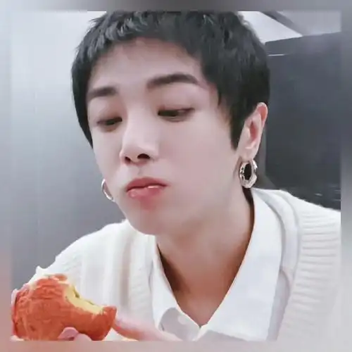 我好馋好馋@华晨宇yu可爱宝宝吃可爱的99泡芙,这种奶团子我真是能一