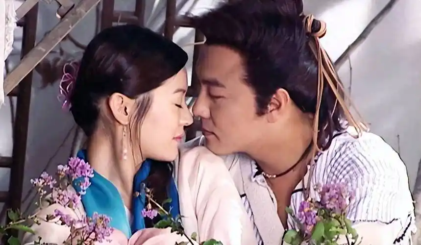 还记得《小鱼儿与花无缺》中的小仙女柏雪吗?