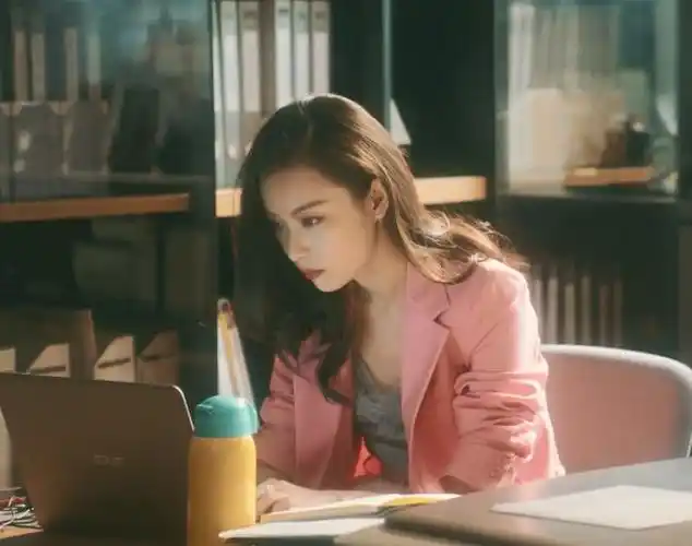 流金岁月里的倪妮两个字绝了