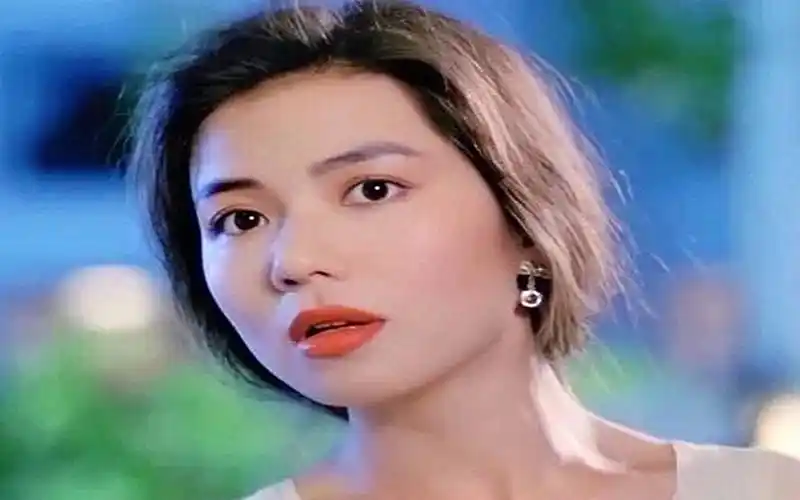 80年代娱乐圈流行一句再红红不过钟楚红港星里真正的风情万种