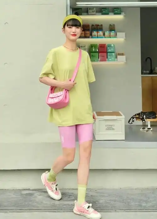 杭州女生真时髦!满大街都在穿"t恤 自行车裤",洋气显瘦又高级