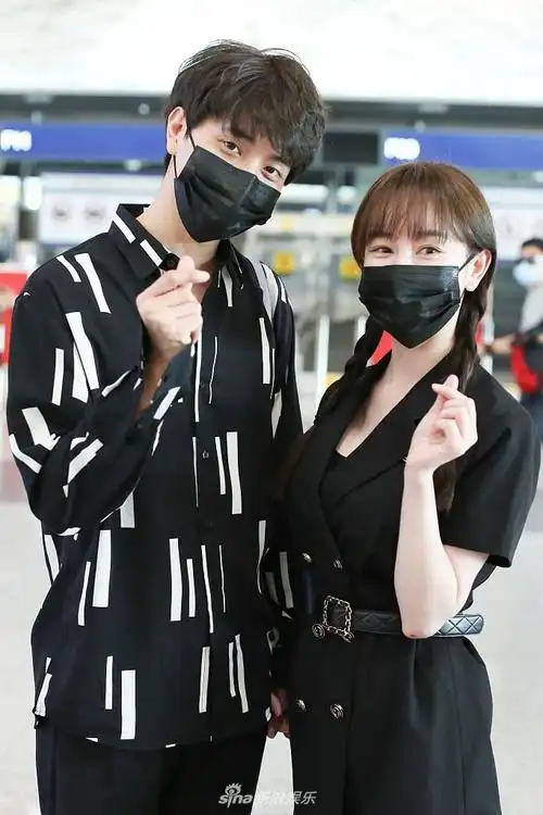 漫漫人生路2021-07-08 15:05:187月8日,北京,张檬和男友金恩圣