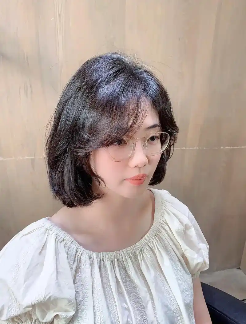 韩式蓬松离子烫.卷发的顾客.3个月前做了韩式松子酒,现在管理 - 抖音