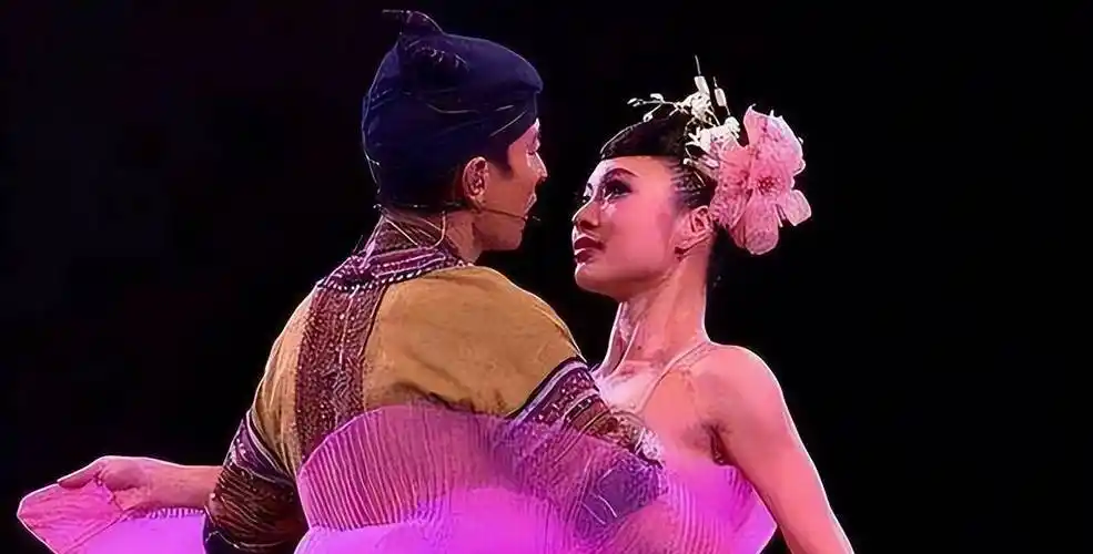 一生只给华仔伴舞,赖文慧陪了刘德华25年,眼睁睁看着他娶了别人_舞伴