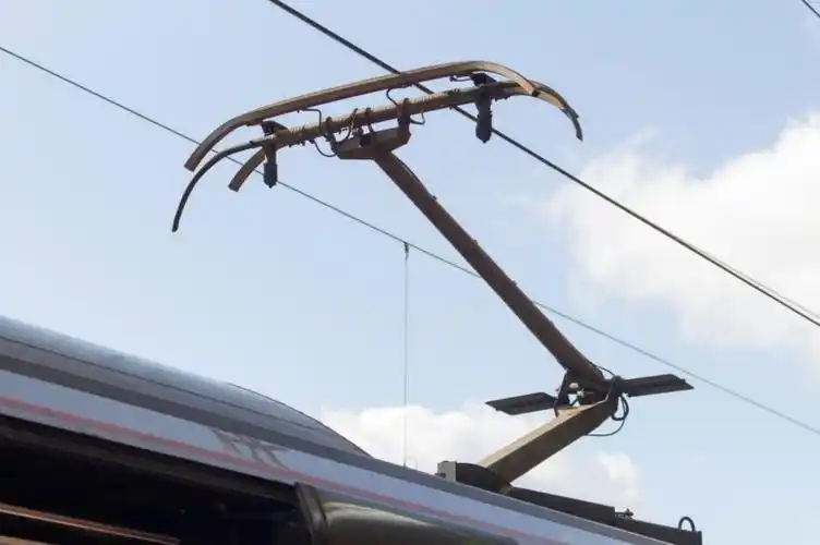 brecknellwillisco的飞翼英铁御用受电弓简史