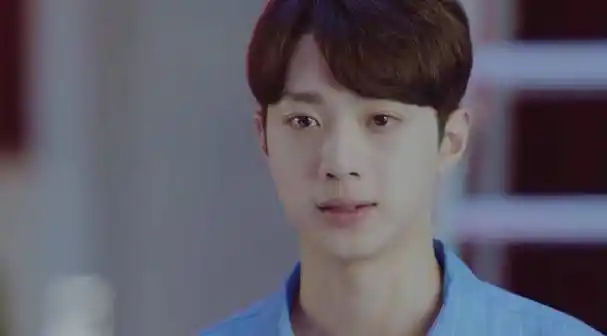 《初恋那件小事》,梁又年终于告白淼淼,画面超甜_学长_剧中_网友