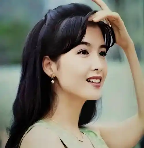 原创玉女掌门人周慧敏祖孙三代的梦中情人为爱退圈却屡遭背叛