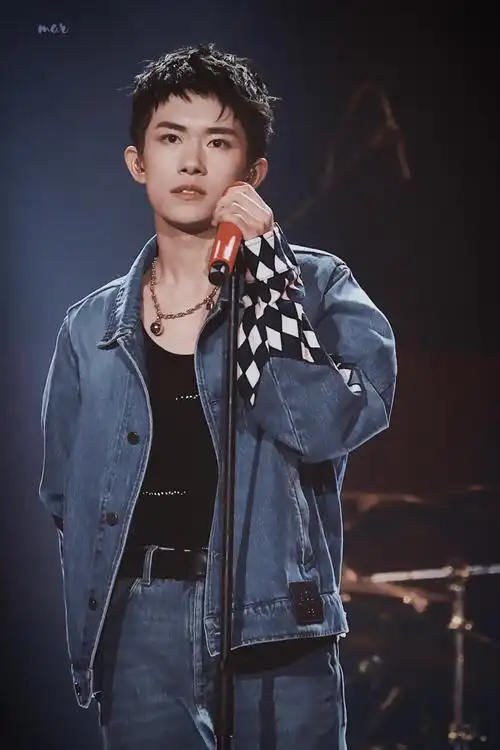 易烊千玺 - 堆糖,美图壁纸兴趣社区