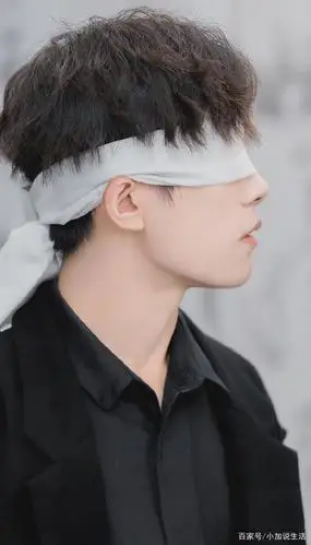 全能少年易烊千玺,可温柔典雅可痞帅霸气,简直太撩了!