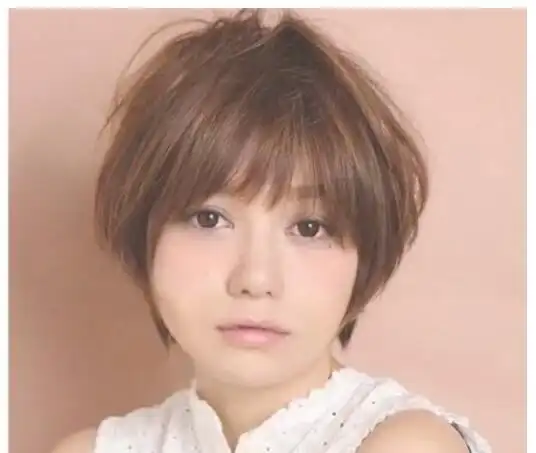 女生碎发短发发型图片碎发短发如何打理迷人