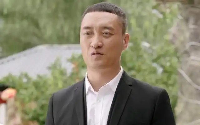 大个儿的花式求爱,远远没有谢广坤与刘能赵四的争斗让观众看得有意思