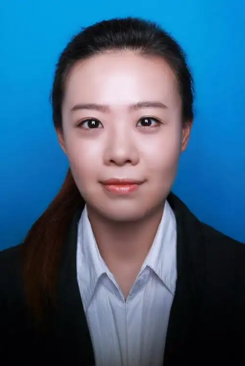 求助大神,帮我把2寸照片背景色修改了,需要红色,白色各一张