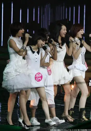 2011快乐女声总决赛第一场12进11比赛现场纪实