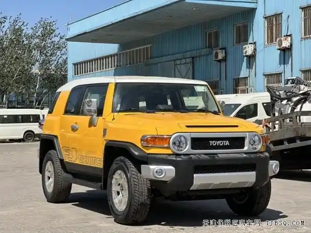 沙漠小王子中东版丰田酷路泽fj40v6硬派越野车港口最新行情