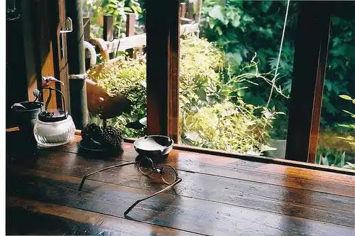 文艺气息富有情调的木材装饰房子图片