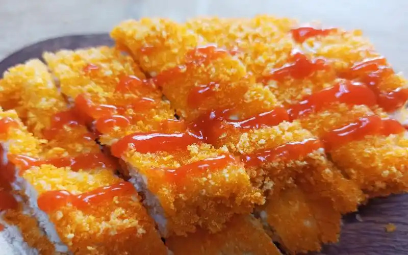 炸鸡排简单做法,20块钱能炸8个,酥脆鲜香,学会不