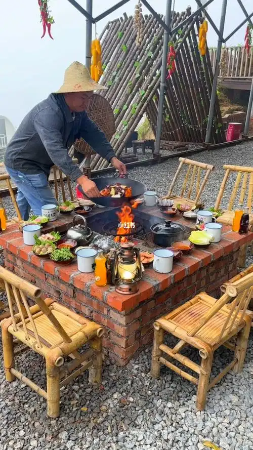 冬天的第一顿围炉火锅