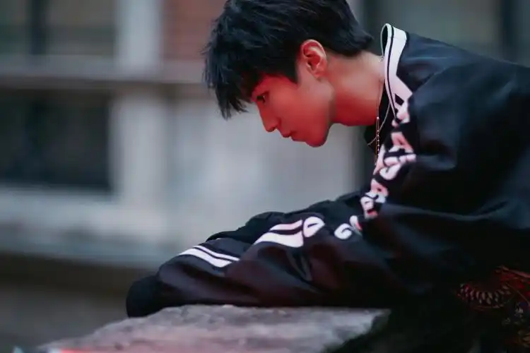 王俊凯精选4k超清桌面壁纸,高清明星图片,4352x2901分辨率,免费下载