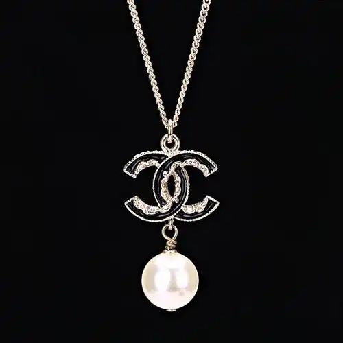 chanel(香奈儿) 黑色珐琅双c珍珠吊坠项链