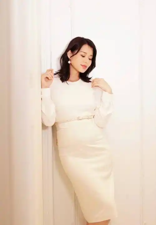 胡杏儿晒有李乘德头像的生日蛋糕:你永远在我心里_奕霆_时候_照片