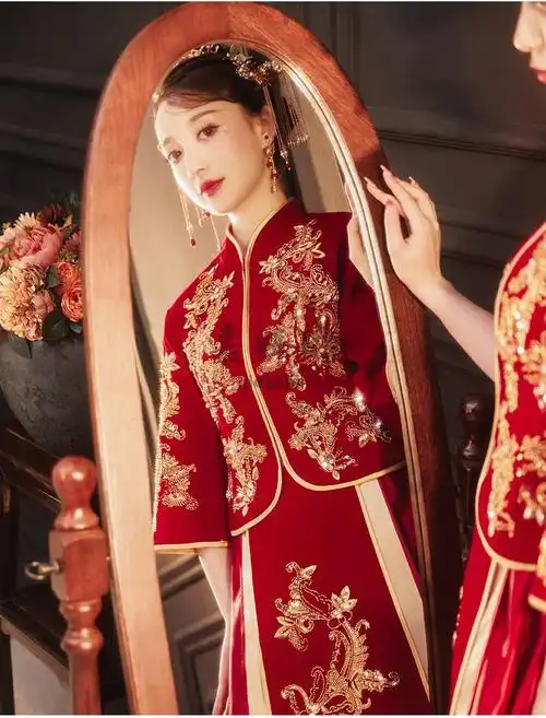 中式婚礼秀禾服敬酒服秀禾服新娘新款结婚中式嫁衣情侣敬酒礼服女丝绒