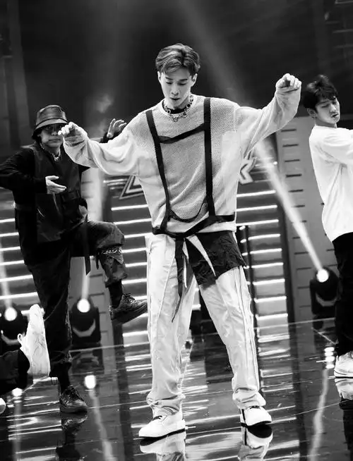 刘宪华这就是街舞舞台排练花絮照图片这就是街舞刘宪华图片