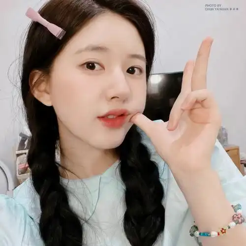 女鹅赵露思头像