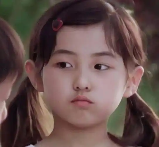 《我的姐姐》拍摄生图流出,失去十级精修后,张子枫的腿很真实_妹妹