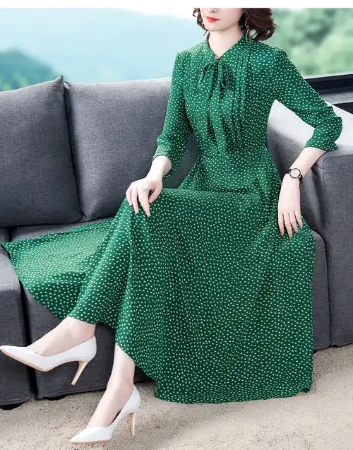 艳如飞休闲贵妇人连衣裙子时尚减龄台湾新款女装30一35岁气质印花中