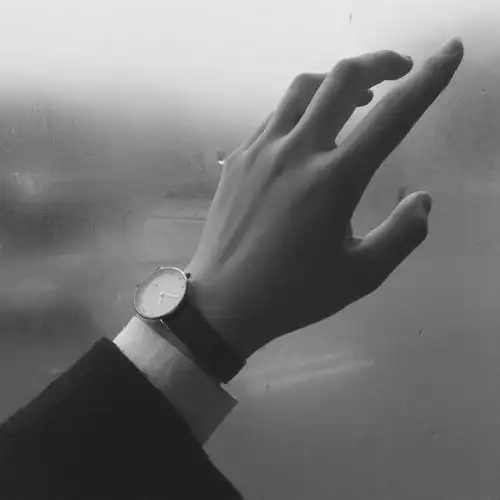 手控黑白头像女生头像_头像图片_扣扣乐园