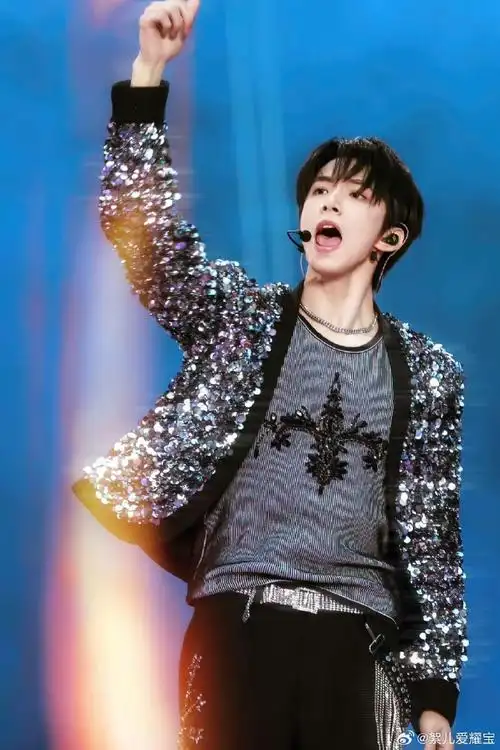 时代少年团重庆演唱会专辑##刘耀文楼间楼演唱会