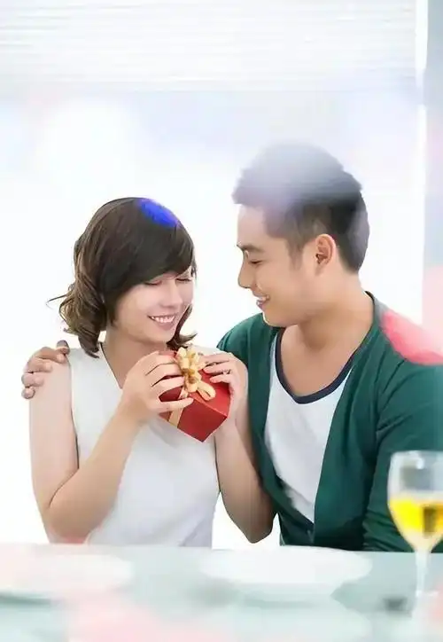 55岁大姐相亲45岁男子两人按耐不住女子你怎么不早说