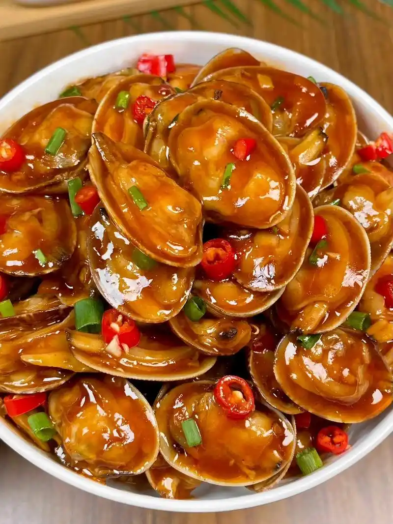 我妈尝了一口,让我去小区门口摆摊09!辣炒花甲这样做真的鲜 - 抖音