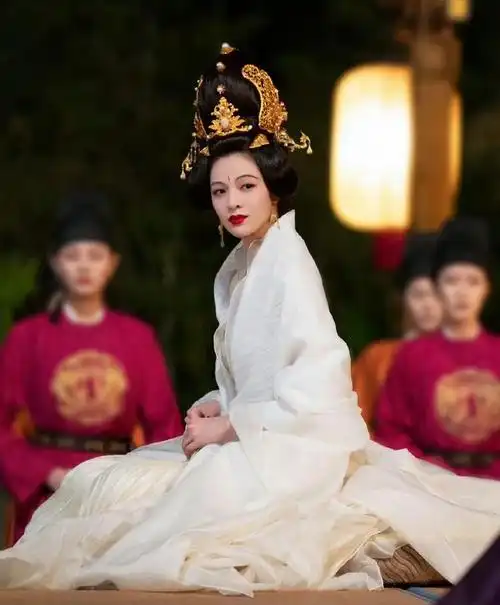 武则天",是谁的审美出了问题|殷桃|秦岚|唐朝|刘晓庆|钟楚曦|古装美女