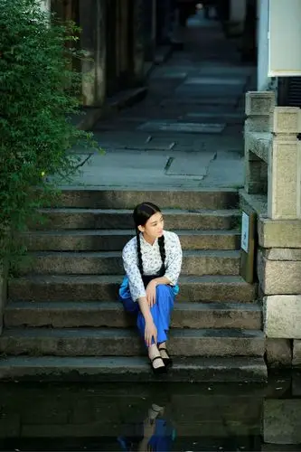 江南水乡清纯的美眉美图