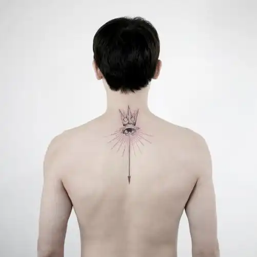 【初心-图片】180329#尼坤#新纹身 "皇冠,(他的)眼睛,箭头" cr tattoo