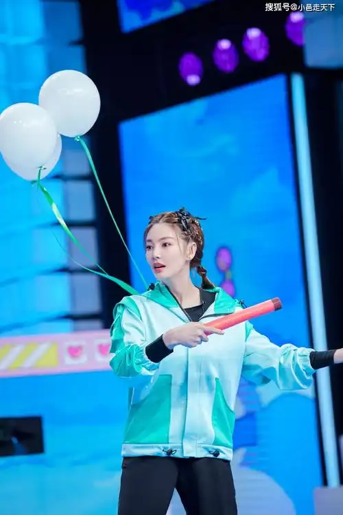 张雨绮快乐大本营舞台照合集